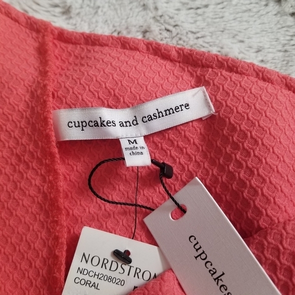 ✨️CL Cupcakes And Cashmere Coral Pink Asymmetrical New - Picture 7 of 11